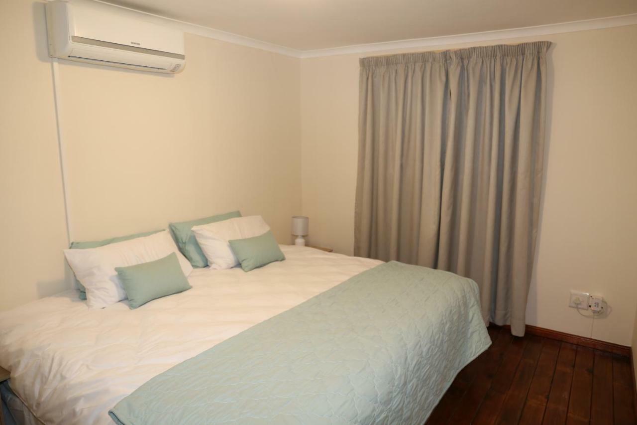 Laudin'S View Hotel Umtentweni Eksteriør billede