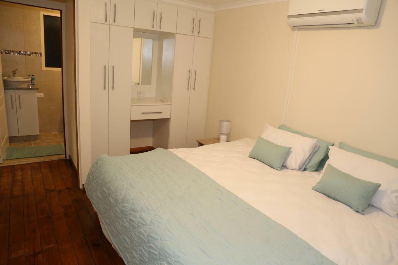 Laudin'S View Hotel Umtentweni Eksteriør billede