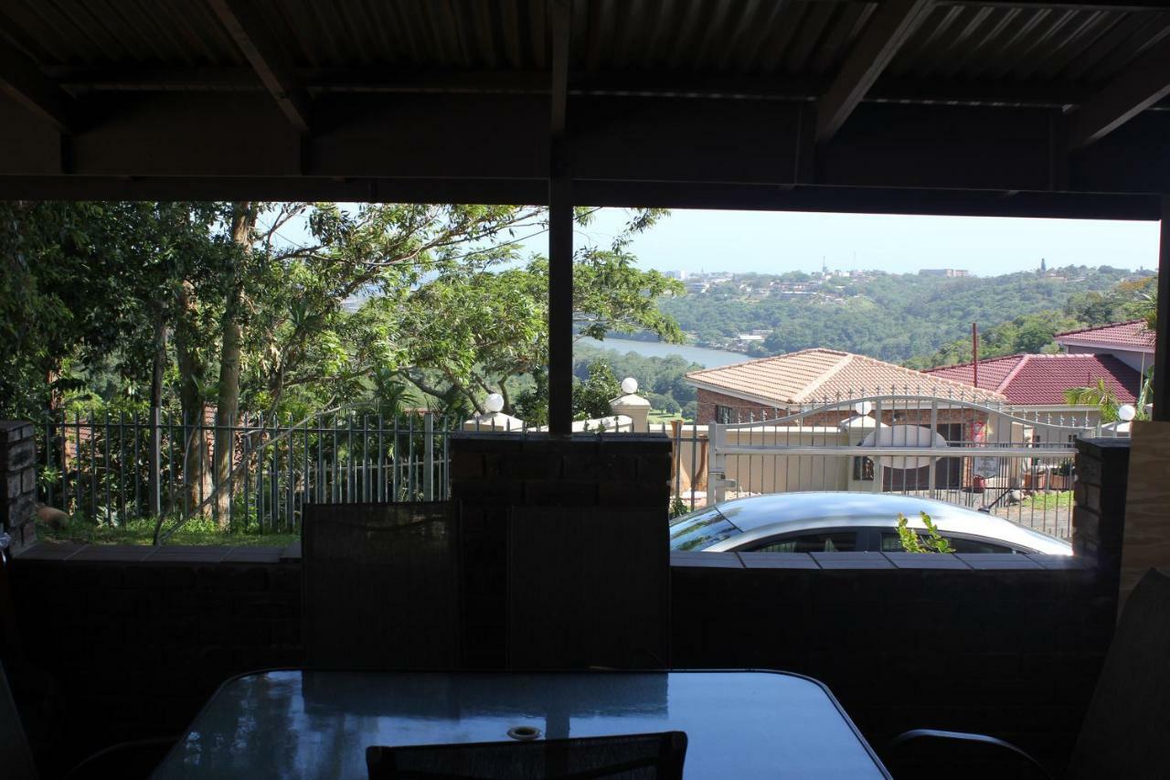 Laudin'S View Hotel Umtentweni Eksteriør billede